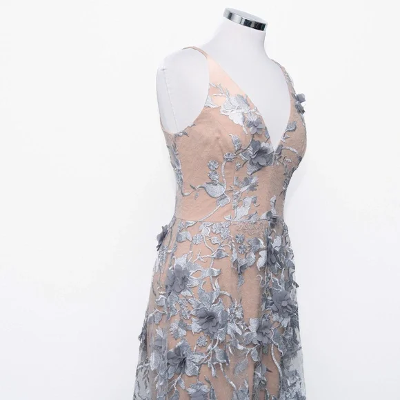 Dress the Population - Sidney Deep V-Neck 3D Floral Lace Gown is available  for purchase on au PAY Market - Imported Goods Online Store Co.Ltd. | au  PAY Market - Online Shopping Site